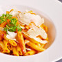 Penne pomodoro (Paradicsomszósz, bazsalikom)